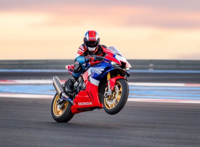 HONDA CBR1000RR-R FIREBLADE SP Bike Specification, Price, Milage, Key feature, Rating, Review Complete Details
