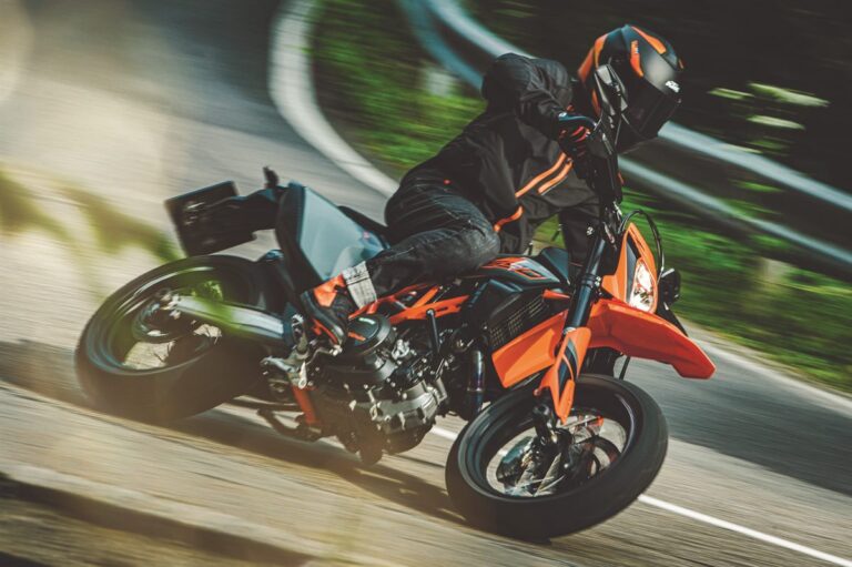 KTM 690 SMC R Bike Specification, Price, Mileage, Key feature, Rating, Review, Top speed, Power Complete Details