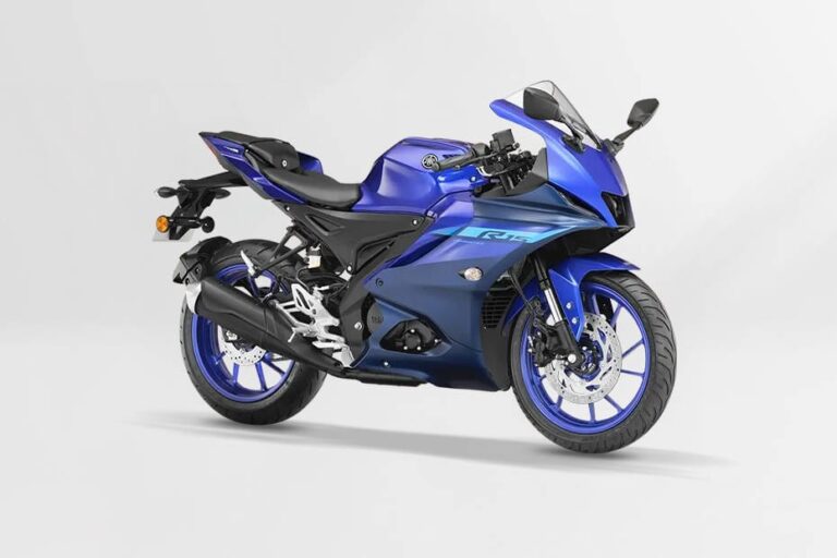 Yamaha R15 V4 – Mini Superbike with Stylish Looks and Racing DNA in 2025